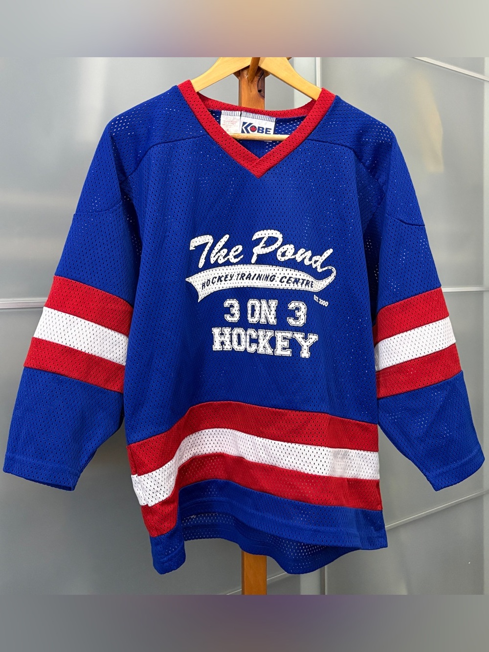 KOBE The Pond Hockey Training Centre 3 On 3 Jersey Blue Size Small